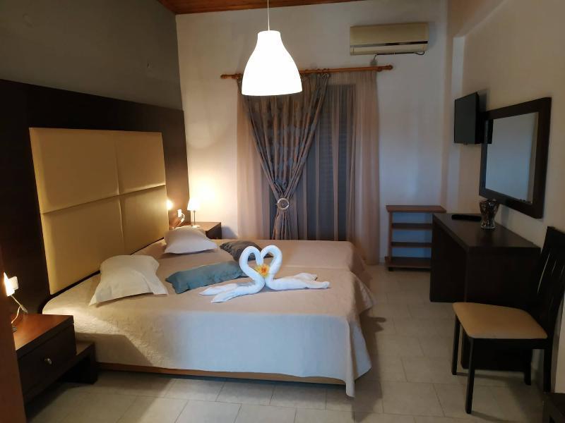Eleni'S Garden & Castello Suites اليكاناس المظهر الخارجي الصورة