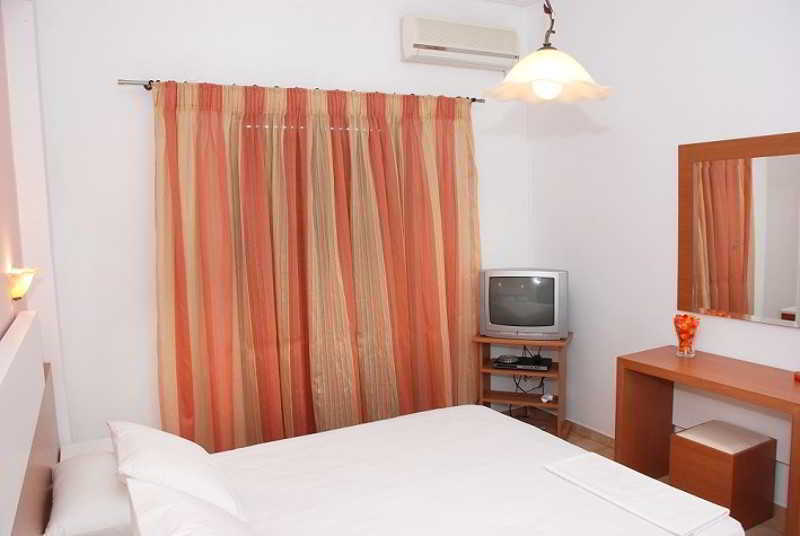 Eleni'S Garden & Castello Suites اليكاناس المظهر الخارجي الصورة