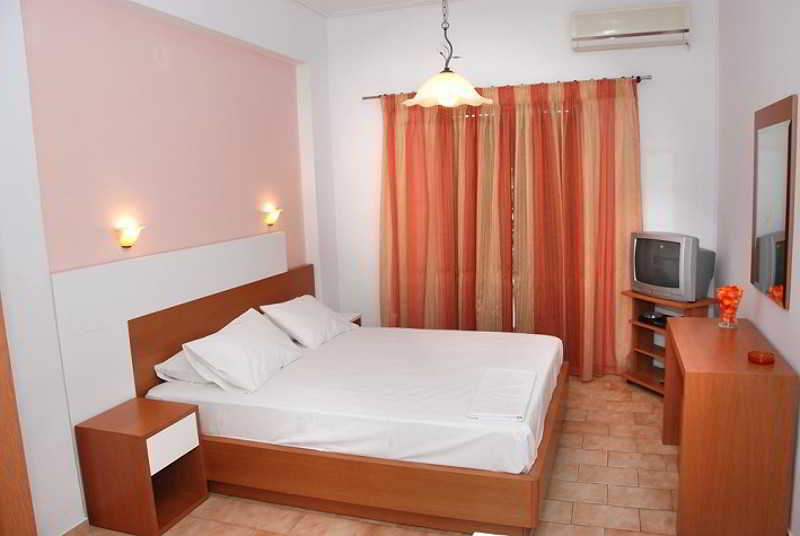Eleni'S Garden & Castello Suites اليكاناس المظهر الخارجي الصورة