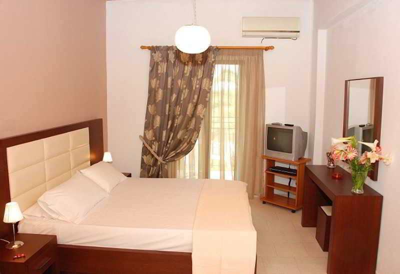 Eleni'S Garden & Castello Suites اليكاناس المظهر الخارجي الصورة