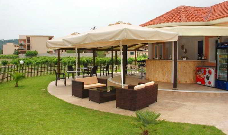 Eleni'S Garden & Castello Suites اليكاناس المظهر الخارجي الصورة