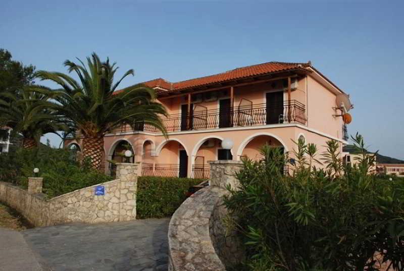 Eleni'S Garden & Castello Suites اليكاناس المظهر الخارجي الصورة